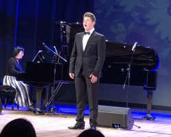 1 мая 2018 года прошёл праздничный весенний концерт в Кохтла- Ярвеском Культурном центре, где принимали участие ученики Нарвской хоровой школы, Кохтла- Ярвеской и Ахтмеской Школы Искусств.